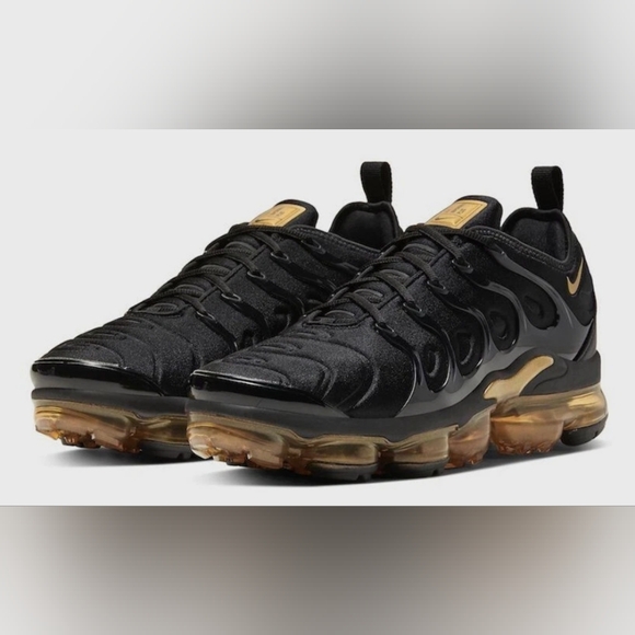 Nike Air VaporMax Plus Women's Sneakers Size 6.5 NWOT MSRP $219.99 - Picture 2 of 12